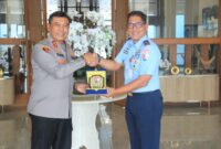 Komandan Lanud (Danlanud) Sultan Hasanuddin, Marsma TNI Bonang Bayuaji G., S.E., M.M., CHRMP., menerima Kunjungan Kerja Kepala Kepolisian Daerah (Kapolda) Sulawesi Selatan