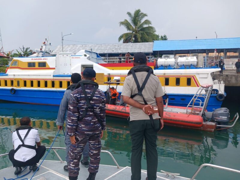 Bakamla RI melalui Stasiun Bakamla Tual menerima informasi dari Kepala Pos SAR Tual bahwa adanya Kecelakaan Kapal berupa Speed Boat