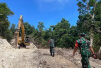 Komandan Kodim (Dandim) 1805/Raja Ampat, Letkol Czi Tri wibowo Angga Astono didampingi Pasiter Kodim 1805/Raja Ampat