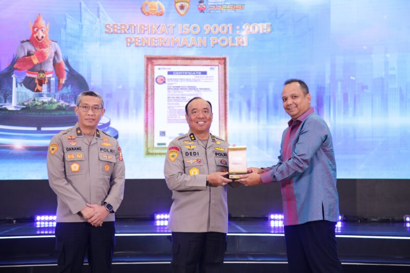 Asisten Kapolri Bidang Sumber Daya Manusia Irjen Pol Dedi Prasetyo menyatakan penghargaan ini merupakan komitmen Polri dalam menjaga kualitas