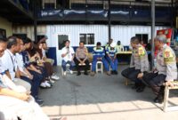 Kapolres Pelabuhan Tanjung Priok AKBP Indrawienny Panjiyoga, S.H., S.I.K. menggelar kegiatan Jumat Curhat untuk memberikan perhatian penuh kepada masyarakat