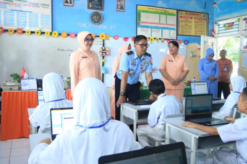 Yayasan Ardhya Garini (Yasarini) Pengurus Cabang Lanud Sultan Hasanuddin melaksanakan babak penyisihan lomba Angkasa Mathematics and Science Olimpiade