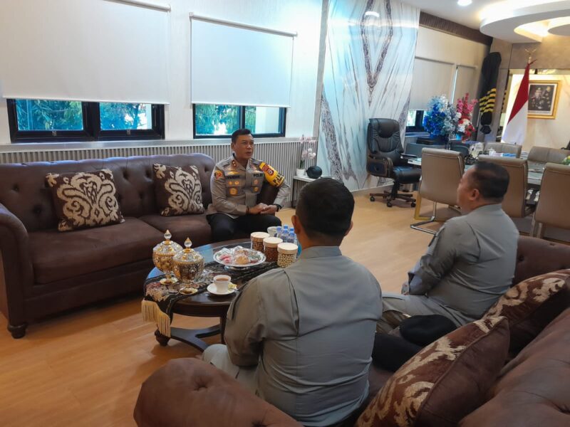 Kepala Zona Bakamla Tengah, Laksamana Pertama Bakamla Teguh Prasetya, S.T., M.M., CHRMP, melaksanakan kunjungan kehormatan