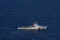 Bakamla RI melalui unsur Kapal Negara (KN) Tanjung Datu-301, melakukan shadowing dan mengusir kapal China Coast Guard (CCG) 5402