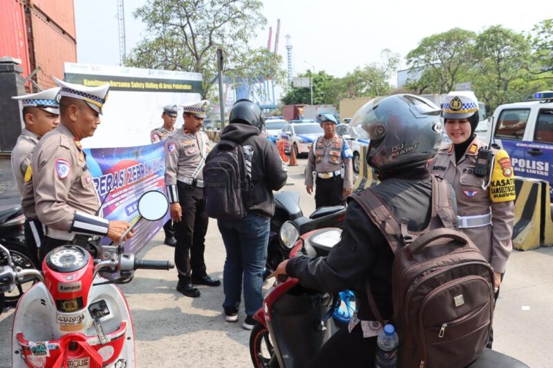 Polres Pelabuhan Tanjung Priok telah melakukan penindakan terhadap 92 (sembilan puluh dua) pelanggar lalu lintas