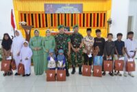 Kolonel Benny selalu meluangkan waktu untuk bertemu anak-anak yatim, memberikan kasih sayang dan bantuan berupa tali asih