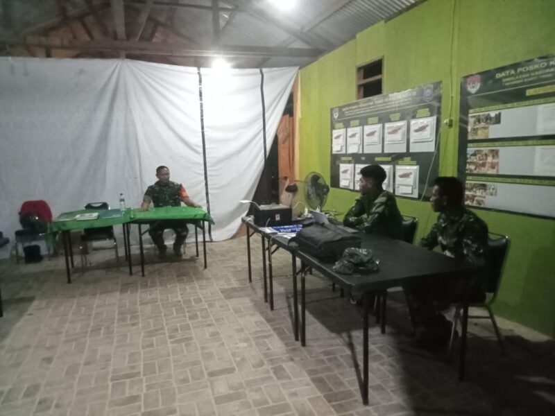 Letkol Czi Tri Wibowo Angga Astono Dandim 1805/Raja Ampat selaku Dansatgas TMMD Ke-122 Kodim 1805/Raja Ampat berkunjung ke lokasi