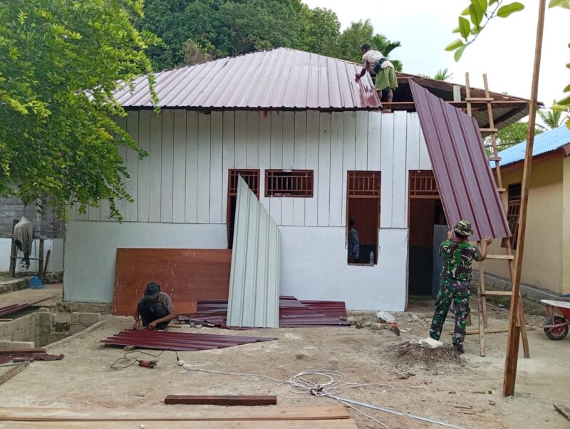 Kegiatan TNI Manunggal Membangun Desa (TMMD) Ke-122 yang dilaksanakan oleh Kodim 1805/Raja Ampat di Kampung Saporkren