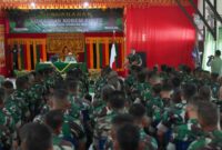 Danrem 012/TU beserta rombongan disambut langsung oleh Dandim 0109/Aceh Singkil, Letkol Inf Moh Mulyono, S.I.P., beserta istri Ny. Echa Mulyono