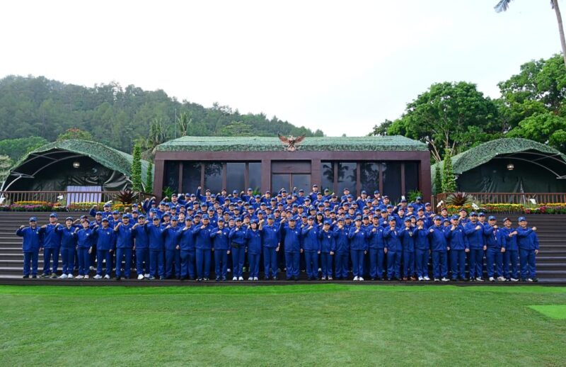 Menhan Sjafrie Sjamsoeddin turut menyampaikan pandangannya tentang nilai-nilai kebersamaan yang terbentuk selama retret di Magelang