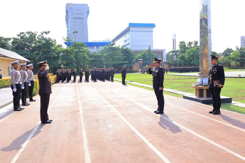 Inspektur Pengawasan Umum (Irwasum) Polri Komjen Pol Ahmad Dofiri menjadi Inspektur upacara peringatan Hari Sumpah Pemuda ke-96