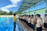 Korem 012/Teuku Umar uji ketangkasan renang dasar bagi prajurit dalam rangkaian tes Kesegaran Jasmani (Garjas)