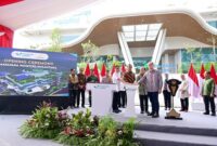 Panglima TNI Jenderal TNI Agus Subiyanto mendampingi Presiden RI Joko Widodo meresmikan Rumah Sakit (RS) Mayapada