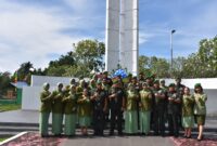 Kepala Zidam XVIII/Kasuari, Kolonel Czi Musaini, yang didampingi oleh para prajurit baik Tamtama Bintara, Perwira dan Ibu-Ibu Persit