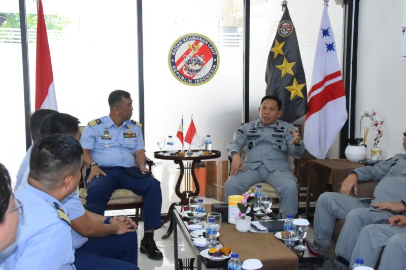 Kepala Bakamla RI Laksdya TNI Dr. Irvansyah, S.H., M.Tr. Opsla., beserta jajaran, menerima kunjungan Perwira Senior Philippine Coast Guard