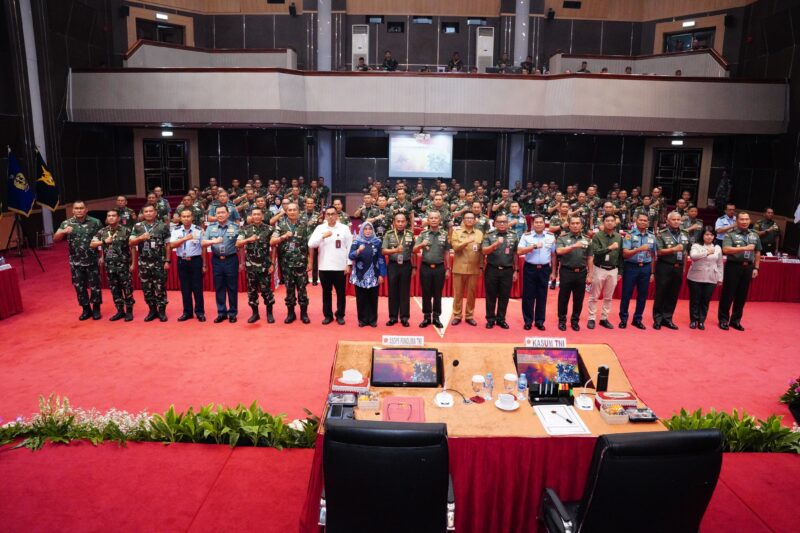 Kepala Staf Umum (Kasum) TNI Letjen TNI Richard Tampubolon membuka Rapat Koordinasi Evaluasi Operasi dan Latihan TNI