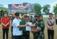 Komandan Korem 151/Binaiya Brigjen TNI Antoninho Rangel Da Silva, S.I.P., M.Han., menghadiri upacara penutupan kegiatan TMMD ke-122 Kodim 1503/Tual