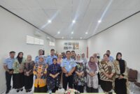 Komandan Lanud (Danlanud) Sultan Hasanuddin Marsma TNI Bonang Bayuaji G., S.E., M.M., CHRMP, didampingi ketua PIA Ardhya Garini Cabang 7/D.lI