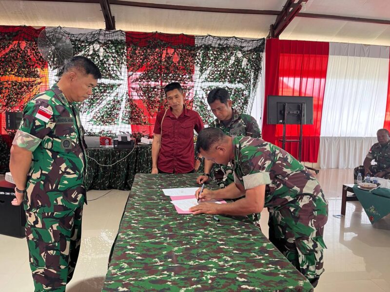 Rapat Anggota Luar Biasa (RALB) Primer Koperasi Kartika Oro Doro Enakoa yang dilaksanakan di Pendopo Darmawangsa, Makodim 1710/Mimika