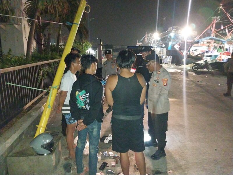 Polres Pelabuhan Tanjung Priok menggelar patroli rutin malam hari di sejumlah titik rawan Kamtibmas