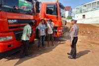 Iptu Bambang Muharto Panit Lantas II Polsek Kawasan Sunda Kelapa Polres Pelabuhan Tanjung Priok memberikan imbauan