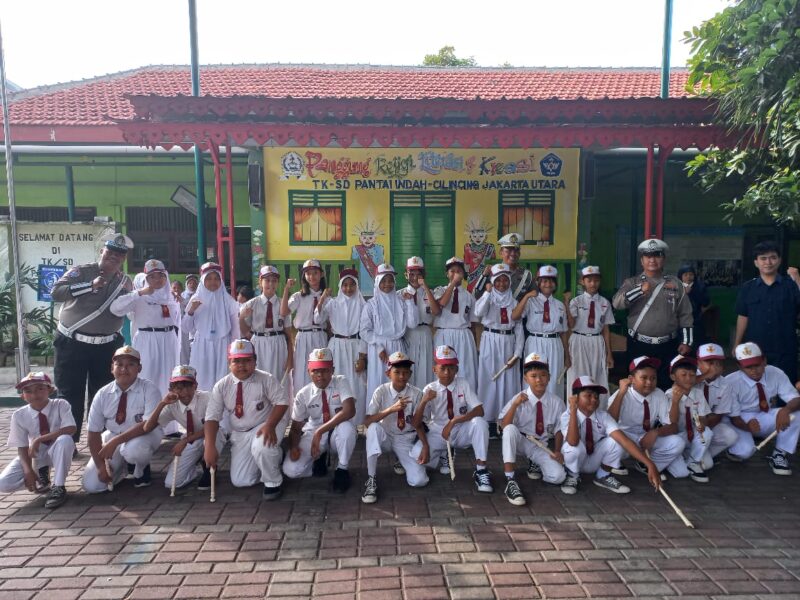 Polsek Kawasan Kali Baru Polres Pelabuhan Tanjung Priok memberikan imbauan dalam mencegah sedini mungkin tawuran