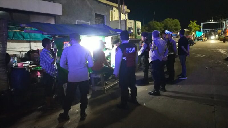 Polsek Kawasan Sunda Kelapa Polres Pelabuhan Tanjung Priok menggelar patroli rutin malam hari di sejumlah titik rawan
