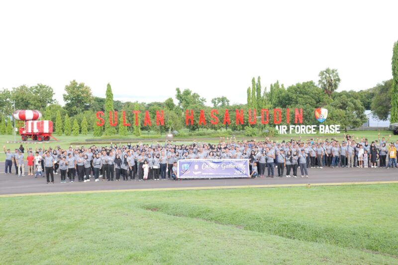 Komandan Lanud Sultan Hasanuddin, Marsma TNI Bonang Bayuaji G., S.E., M.M., CHRMP., menghadiri acara Family Gathering Skadron Udara 5