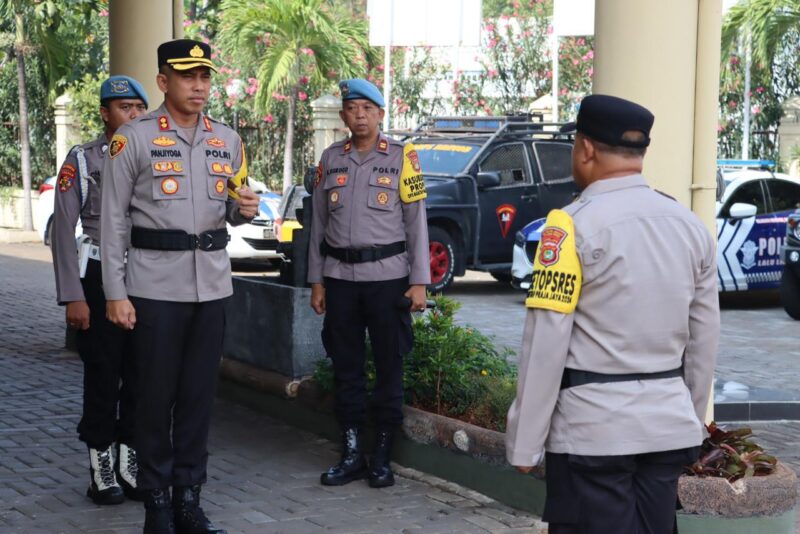 Polres Pelabuhan Tanjung Priok menggelar Apel Pergeseran Pasukan Pengamanan TPS di lapangan Presisi