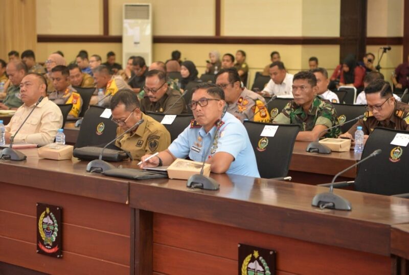 Komandan Lanud (Danlanud) Sultan Hasanuddin Marsma TNI Bonang Bayuaji G., S.E., M.M., CHRMP, menghadiri rapat koordinasi