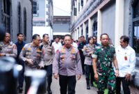 Panglima TNI Jenderal TNI Agus Subiyanto mendampingi Menteri Koordinator Bidang Politik dan Keamanan Republik Indonesia (Menkopolkam RI)