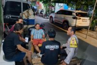 Bhabinkamtibmas Kawasan Muara Angke, Aiptu Setiyono menyampaikan imbauan kepada masyarakat