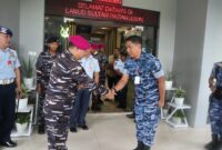 Komandan Lanud Sultan Hasanuddin Marsma TNI Bonang Bayuaji G, S.E., M.M., CHRMP, menerima kunjungan Komandan Pangkalan Utama TNI Angkatan Laut