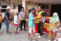 Kapolsek Kawasan Muara Baru Iptu Nislan, S.H., MAP., didampingi Wakapolsek Iptu Sumarjono, S.H., menggelar Jumat Berkah