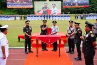 Panglima TNI Jenderal TNI Agus Subiyanto bersama Kapolri Jenderal Pol. Listyo Sigit Prabowo memimpin Upacara Wisuda Prajurit Taruna
