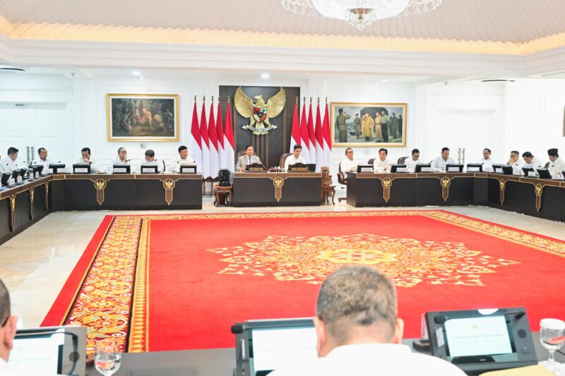 Panglima TNI Jenderal TNI Agus Subiyanto menghadiri Sidang Kabinet Paripurna yang dipimpin oleh Presiden RI Prabowo Subianto