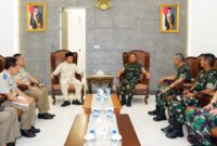 Panglima TNI Jenderal TNI Agus Subiyanto menerima kunjungan Menteri Agraria dan Tata Ruang/Kepala Badan Pertanahan Nasional (ATR/BPN) Nusron Wahid