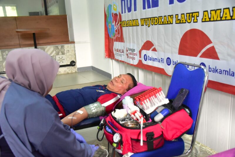 Bakamla RI menggelar kegiatan donor darah yang diikuti oleh Kepala Bakamla RI Laksdya TNI Dr. Irvansyah, S.H., M.Tr., Opsla.
