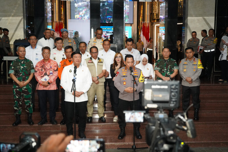 Kasum TNI Letjen TNI Richard Tampubolon, mewakili Panglima TNI Jenderal TNI Agus Subiyanto, mendampingi Menko Polkam RI Budi Gunawan