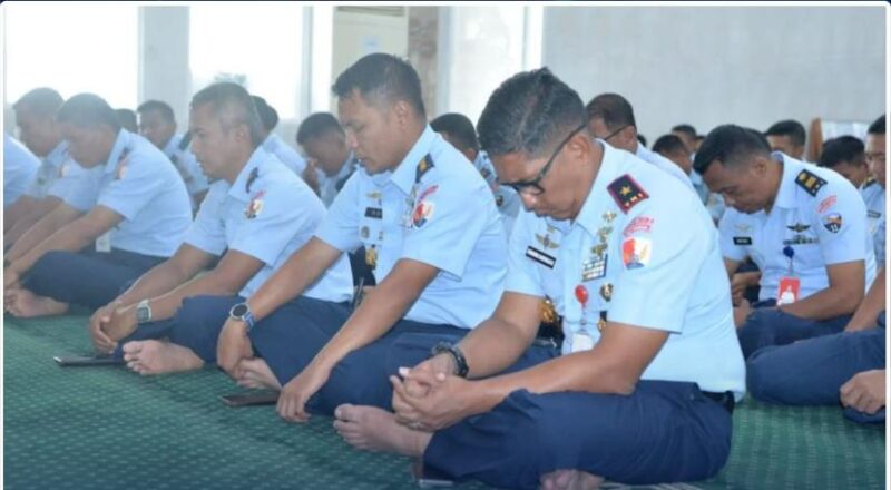 Komandan Lanud Sultan Hasanuddin, Marsma TNI Bonang Bayuaji G., S.E., M.M., CHRMP., memerintahkan seluruh jajaranya melaksanakan doa bersama