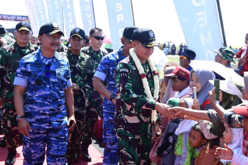 Panglima TNI Jenderal TNI Agus Subiyanto menghadiri Fire Power Demo (FPD) yang merupakan puncak dari rangkaian Latihan Angkasa Yudha 2024