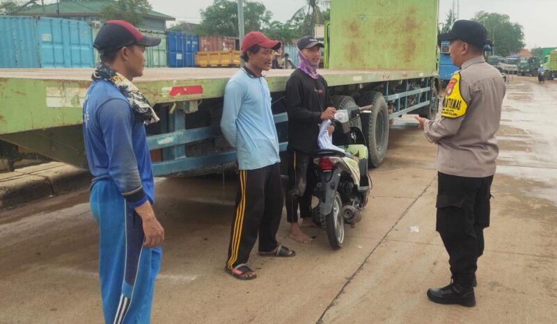 Bhabinkamtibmas Kawasan Sunda Kelapa, Polsek Kawasan Sunda Kelapa, Aipda Wahyu Punto, melaksanakan sambang