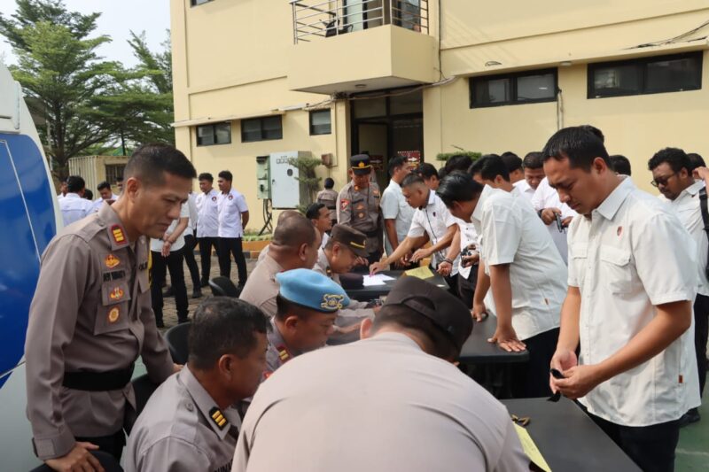 Seksi Profesi dan Pengamanan (Sipropam) Polres Pelabuhan Tanjung Priok, melakukan pemeriksaan senjata api (Senpi) kepada personel