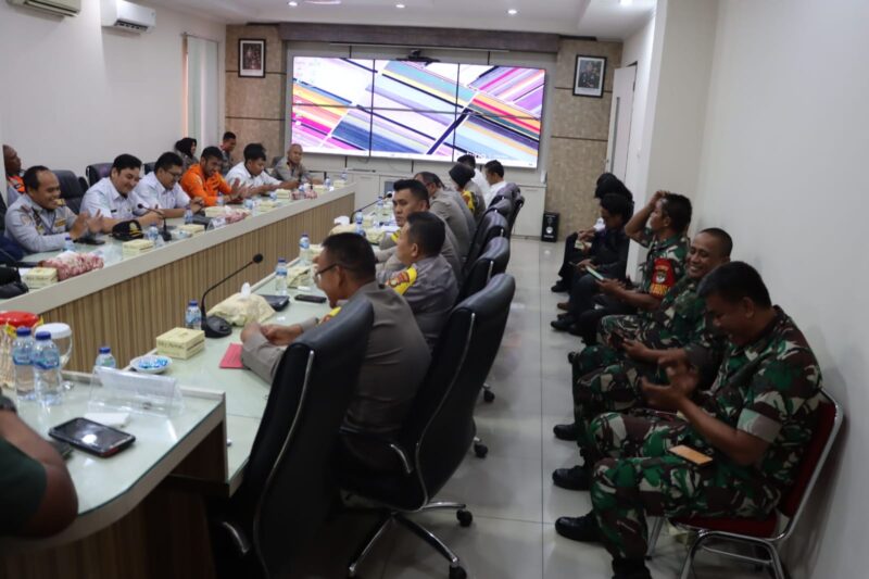Polres Pelabuhan Tanjung Priok melaksanakan rapat koordinasi lintas sektoral dalam rangka Operasi Kepolisian Terpusat Lilin Jaya 2024
