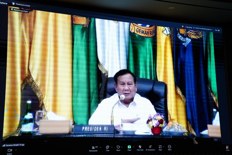 Panglima TNI Jenderal TNI Agus Subiyanto mengikuti Rapat Koordinasi Pengendalian Inflasi di Daerah Tahun 2024 dan Sosialisasi Kebijakan Upah Minimum Tahun 2025