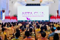 Penyerahan Secara Digital Daftar Isian Pelaksanaan Anggaran (DIPA) dan Buku Alokasi Transfer ke Daerah (TKD) Tahun Anggaran 2025 serta Peluncuran Katalog Elektronik