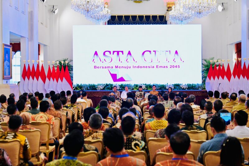 Penyerahan Secara Digital Daftar Isian Pelaksanaan Anggaran (DIPA) dan Buku Alokasi Transfer ke Daerah (TKD) Tahun Anggaran 2025 serta Peluncuran Katalog Elektronik