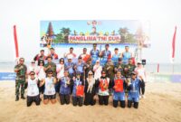 Open Tournament Piala Panglima TNI cabang olahraga Voli Pantai yang berlangsung di Pantai Bangsal Sanur, Denpasar, Bali, resmi ditutup