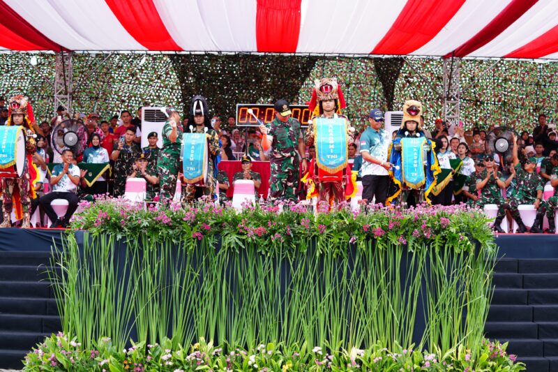 Panglima TNI Jenderal TNI Agus Subiyanto secara resmi membuka Military Style Drum Corps Competition Panglima TNI Cup Tahun 2024