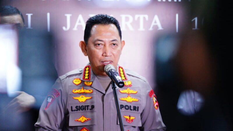 Kapolri Jenderal Pol. Listyo Sigit Prabowo memastikan personel TNI-Polri dikerahkan untuk mengamankan 61 ribu lebih objek